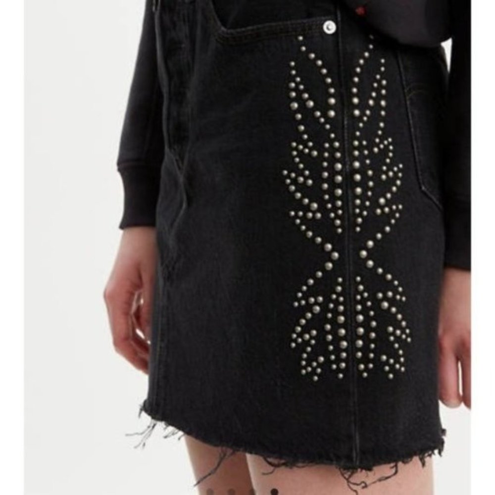 Levi’s Premium Deconstructed Studded Distressed Denim Skirt Black Sz 34 $80 SOLD - Picture 2 of 10